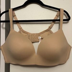 EUC Never worn Cacique Simply Wire Free Plunge Bra 44B
